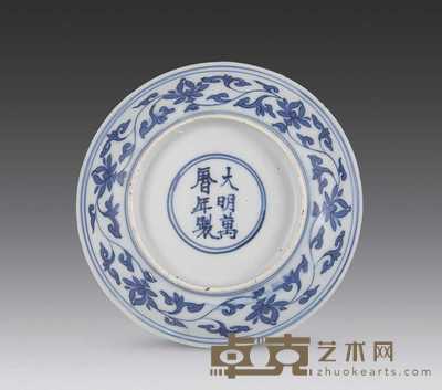 明万历 青花花卉纹小碟 直径12cm